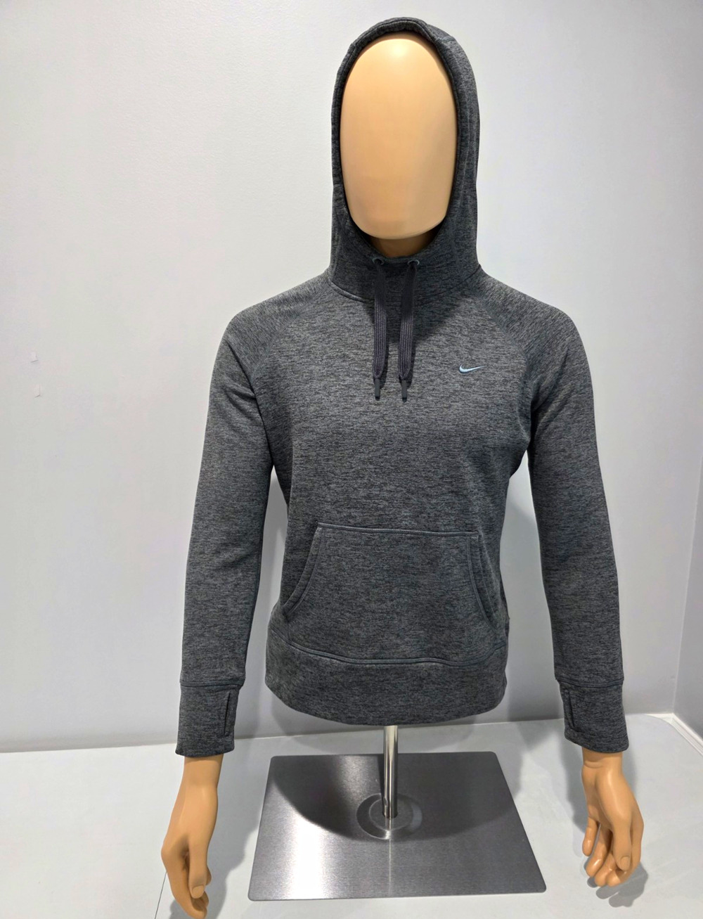 Nike Therma Fit Hoodie Womens Medium Gray Pullover Fleece Athletic Sweatshirt